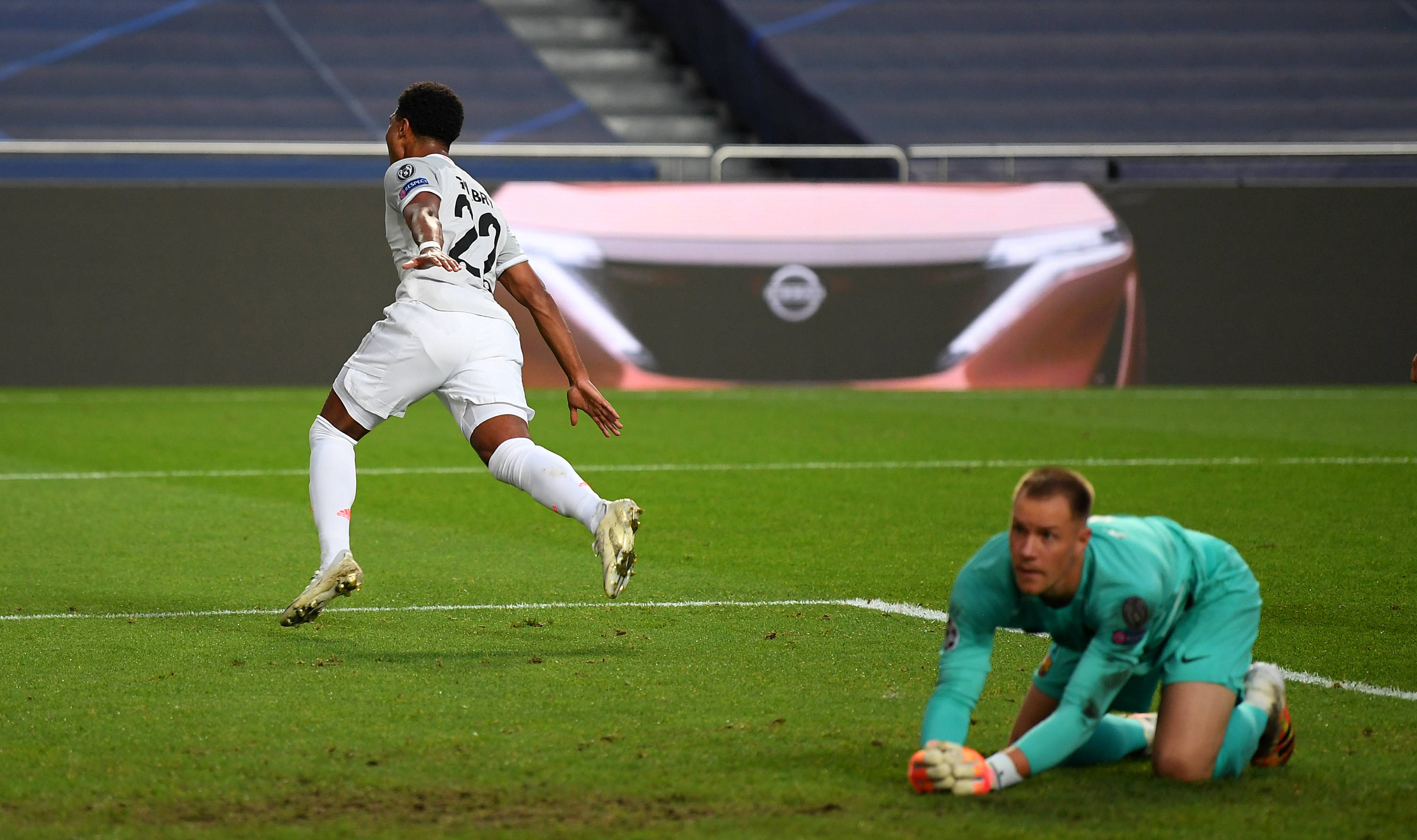 在同位置球 在同位置球